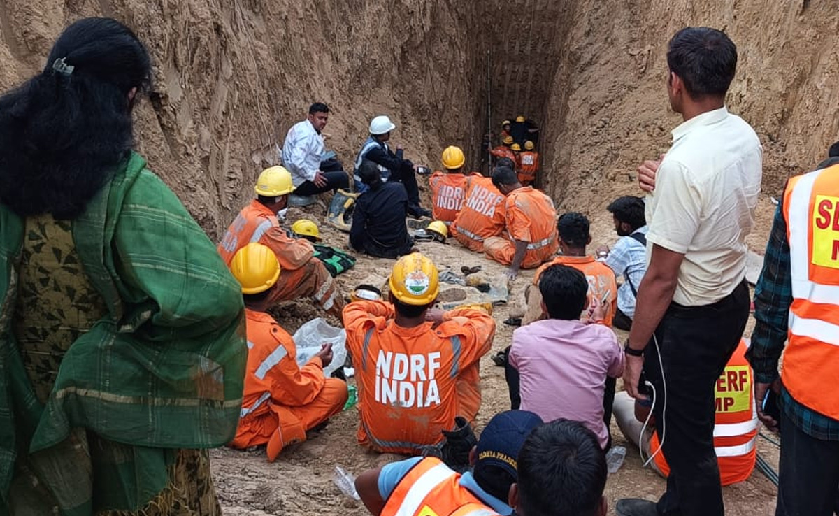 MP News: 42 घंटे के बाद भी नहीं मिला मयंक का सुराग, अंधेरे में हाथ- पांव मार रही NDRF-SDRF 