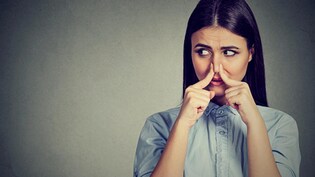 Loud and Smelly Farts: क्यों आवाज वाली&nbsp;Farts&nbsp;में बदबू नहीं आती और साइलेंट Farts से आती है तेज स्मैल? पेट की गैस से कैसे पता चलेगा सेहत का हाल