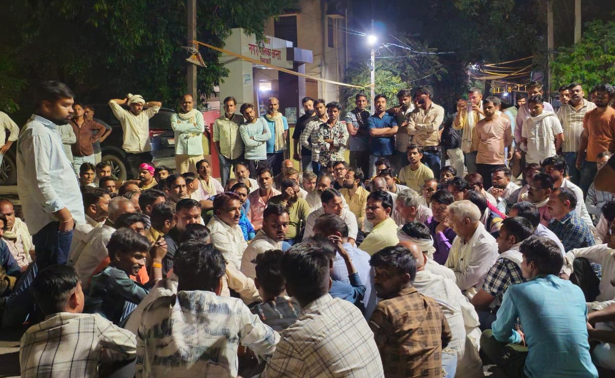 Lok Sabha Elections 2024: राजस्थान के बारां में पैसे बांटने का आरोप, देर रात आपस में भिड़ गए बीजेपी-कांग्रेस के कार्यकर्ता