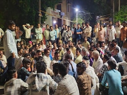 Lok Sabha Elections 2024: राजस्थान के बारां में पैसे बांटने का आरोप, देर रात आपस में भिड़ गए बीजेपी-कांग्रेस के कार्यकर्ता Lok Sabha Elections 2024: राजस्थान के बारां में पैसे बांटने का आरोप, देर रात आपस में भिड़ गए बीजेपी-कांग्रेस के कार्यकर्ता