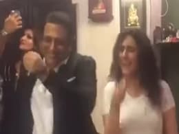 आरती नहीं इस भांजी ने गोविंदा के साथ उनके ही गाने पर डांस करके जमा दिया था रंग, लोगों ने कहा- इसके साथ है परफेक्ट बॉन्डिंग आरती नहीं इस भांजी ने गोविंदा के साथ उनके ही गाने पर डांस करके जमा दिया था रंग, लोगों ने कहा- इसके साथ है परफेक्ट बॉन्डिंग