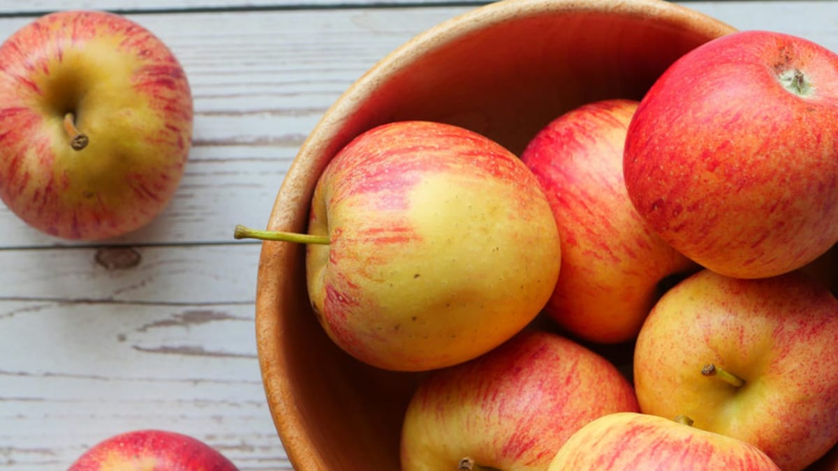 Apple For Digestion Nutritionist Shares 3 Ways to Eat Apples For Gut