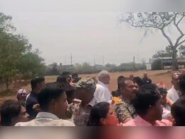 मतदानाच्या दरम्यान माजी मुख्यमंत्र्यांना धक्काबुक्की, भाजपा- काँग्रेस कार्यकर्ते भिडले