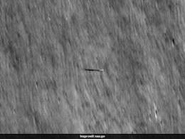 कहीं UFO तो नहीं! चांद का चक्कर लगाता दिखा सिल्वर ऑब्जेक्ट, नासा ने शेयर की रहस्यमयी तस्वीर, आखिर क्या है ये? कहीं UFO तो नहीं! चांद का चक्कर लगाता दिखा सिल्वर ऑब्जेक्ट, नासा ने शेयर की रहस्यमयी तस्वीर, आखिर क्या है ये?
