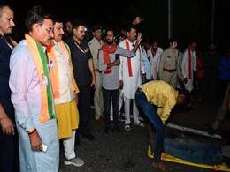 Panna रोड एक्सीडेंट में बाइक सवार की मौत, सीएम ने काफिले की एंबुलेंस से घायल को हॉस्पिटल भेजा Panna रोड एक्सीडेंट में बाइक सवार की मौत, सीएम ने काफिले की एंबुलेंस से घायल को हॉस्पिटल भेजा