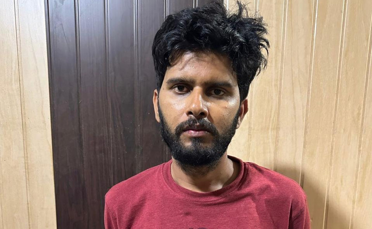 कॉन्स्टेबल भर्ती केस के मुख्य आरोपी राजीव नयन मिश्रा को नोएडा STF ने गिरफ़्तार किया