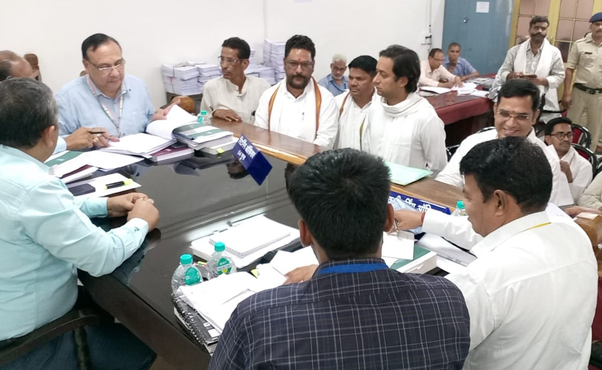 Guna-Shivpuri Lok Sabha: राव यादवेंद्र सिंह ने भरा नामांकन, कहा, 'भाजपा जीती तो 400 पार हो जाएगा पेट्रोल'