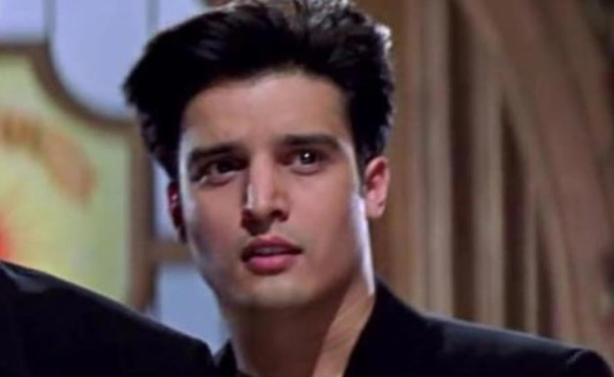 लुक्स में मोहब्बतें एक्टर जिमी शेरगिल से चार कदम आगे बेटे वीर शेरगिल, डांस वीडियो देख फैंस भी नहीं हटा पाएंगे नजरें लुक्स में मोहब्बतें एक्टर जिमी शेरगिल से चार कदम आगे बेटे वीर शेरगिल, डांस वीडियो देख फैंस भी नहीं हटा पाएंगे नजरें