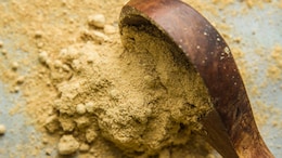 बाजार का अमचूर पाउडर नहीं आ रहा रास? घर पर ही इस आसान विधि से बना लें Mango Powder
