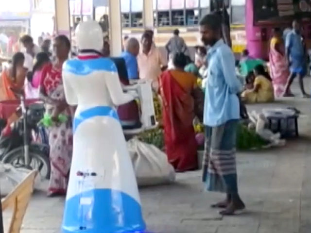 Robot Campaigns For AIADMK Candidate Singai Ramachandran in Dharmapuri