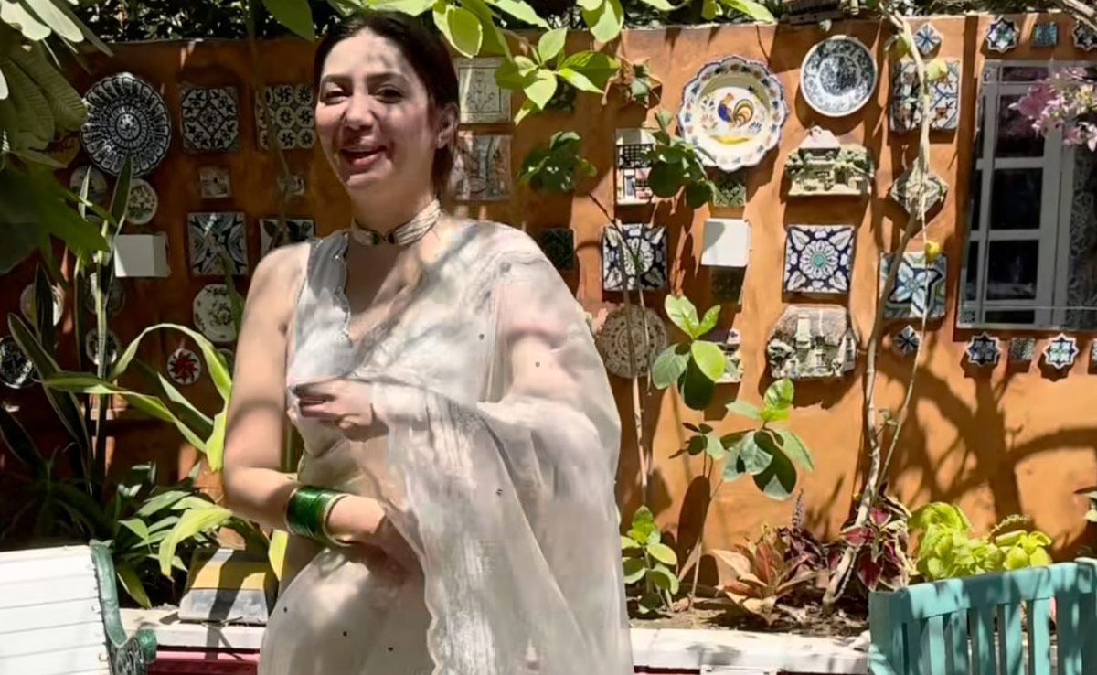 Mahira Khan's Sheer Embroidered White <i>Saree</i> Is Summer Style Done With Ethnic Elegance
