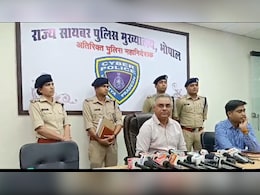 MP News: चुनावों से पहले यहां बनाए जा रहे थे फर्जी वोटर ID कार्ड, पुलिस ने ऐसे किया भंड़ाफोड़  MP News: चुनावों से पहले यहां बनाए जा रहे थे फर्जी वोटर ID कार्ड, पुलिस ने ऐसे किया भंड़ाफोड़