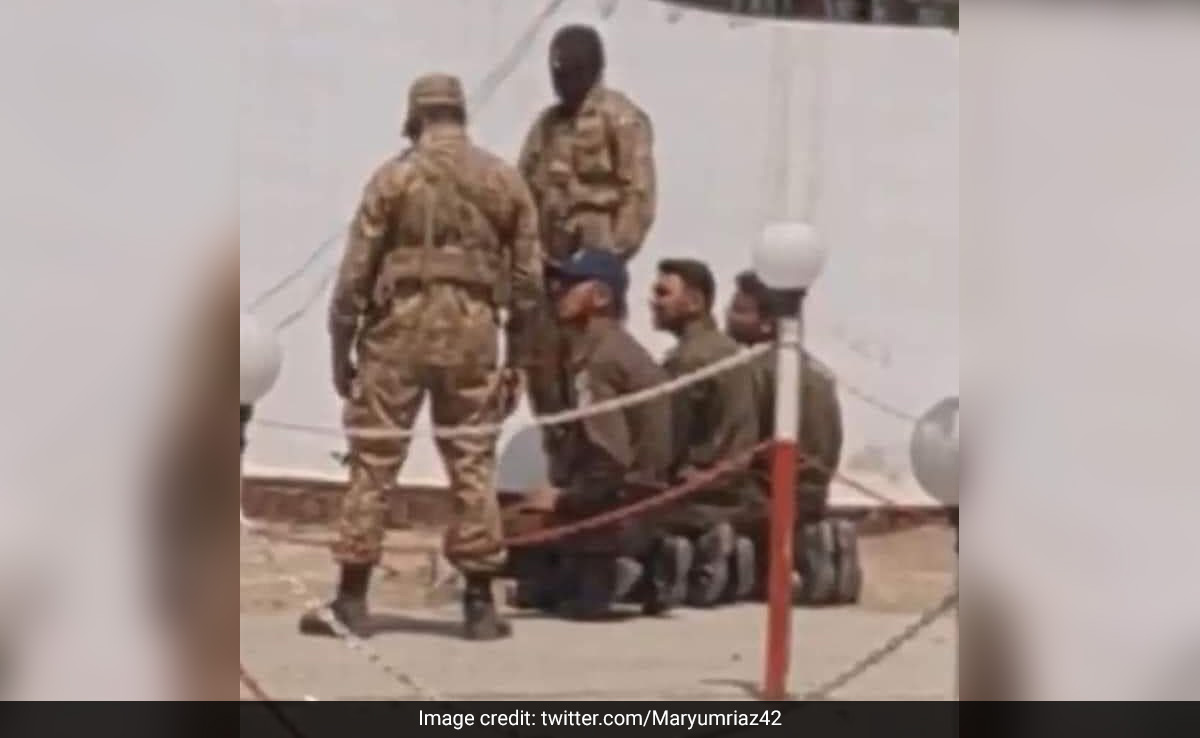 Video: Pak Soldiers Thrash Cops In Police Station After Raid On Army Officer
