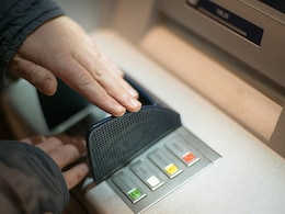 बिहार : ATM में ठगी करने वाले गिरोह का शातिर सदस्य गिरफ्तार, मशीन में प्लेट लगाकर रोकता था नकदी की निकासी बिहार : ATM में ठगी करने वाले गिरोह का शातिर सदस्य गिरफ्तार, मशीन में प्लेट लगाकर रोकता था नकदी की निकासी