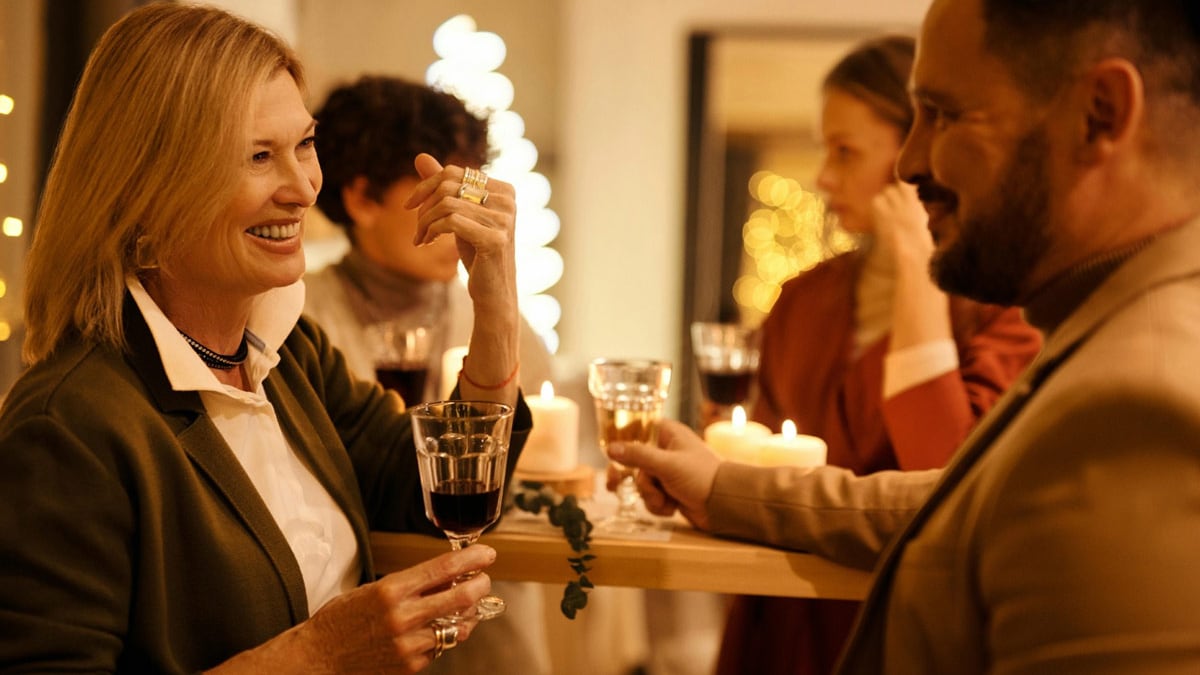 7 Tips To Become The Best Dinner Party Guest Ever