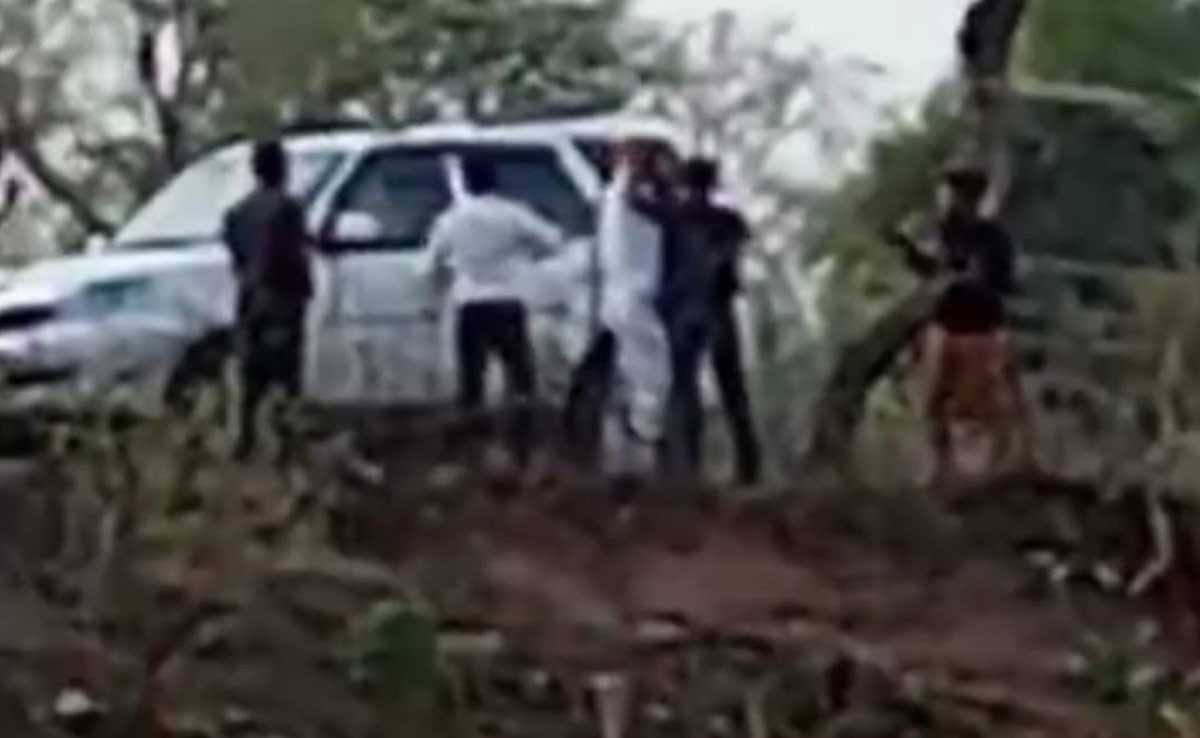 MP News  : युवक पर लाठियां बरसा रहा BJP का विधायक? Video Viral होते ही मचा हड़कंप&nbsp;