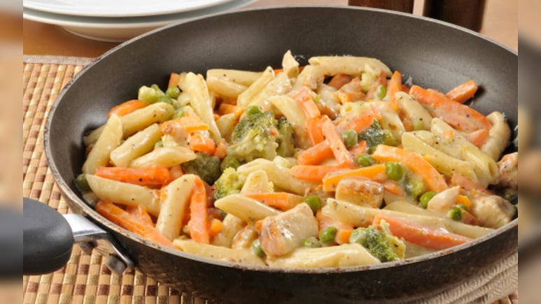 Kid's Lunchbox Recipe: बच्चे के लिए लंच में बनाएं झटपट क्रीमी पास्ता, नोट करें रेसिपी Kid's Lunchbox Recipe: बच्चे के लिए लंच में बनाएं झटपट क्रीमी पास्ता, नोट करें रेसिपी