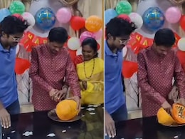 शख्स ने अपने बर्थडे पर केक की जगह काटी ये चीज, वीडियो देख हैरान हुए लोग, 4.5 मिलियन से ज्यादा बार... शख्स ने अपने बर्थडे पर केक की जगह काटी ये चीज, वीडियो देख हैरान हुए लोग, 4.5 मिलियन से ज्यादा बार...