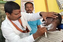 Tamil Nadu Barber To Contest Polls, Campaigns By Offering Haircuts Tamil Nadu Barber To Contest Polls, Campaigns By Offering Haircuts