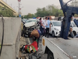 3 Injured As Speeding Jaguar Hits Cab In Delhi 3 Injured As Speeding Jaguar Hits Cab In Delhi