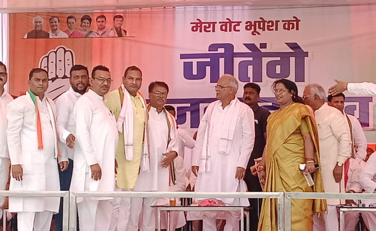 Chhattisgarh: पूर्व सीएम और कांग्रेस प्रत्याशी भूपेश बघेल ने भरा नामांकन, बोले- इसलिए केंद्र में बनाएंगे सरकार