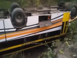 Bus Taking Cops After Poll Duty Overturns In Madhya Pradesh, 21 Injured Bus Taking Cops After Poll Duty Overturns In Madhya Pradesh, 21 Injured