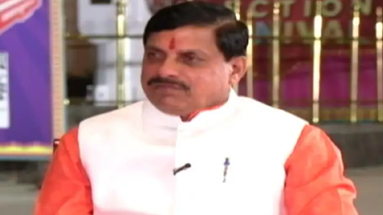 अधिकारी कहते हैं सीएम सख्त हैं, मोहन यादव ने क्या जवाब दिया?