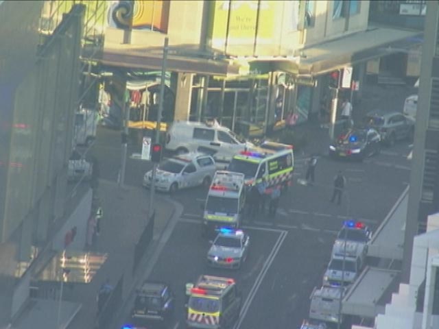 Hundreds Evacuated From Sydney Mall After Multiple Stabbings, 1 Shot Dead
