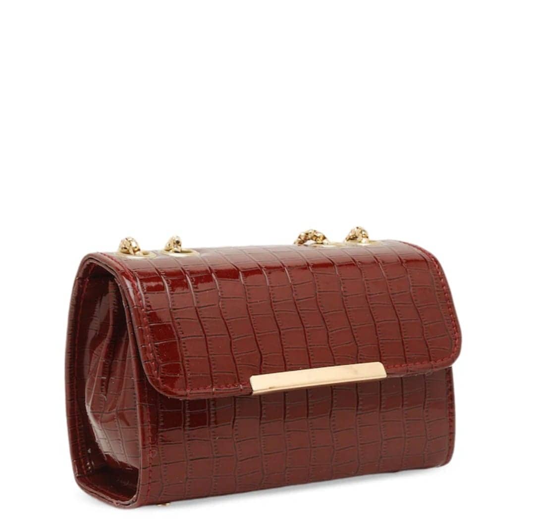 Best Deals On Branded Handbags, Wallets From Myntra
