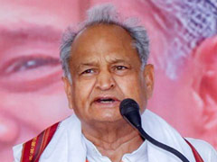 पेपर लीक मामले में सुरक्षाकर्मी की गिरफ्तारी पर छिड़ी जंग, गहलोत के पूर्व OSD बोले- फिर से मठाधीश बनने का सपना