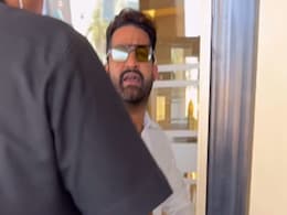 साउथ सुपरस्टार के बॉलीवुड में कदम रखते ही बदल गए तेवर, पैपराजी पर किया गुस्सा, वायरल वीडियो देख फैंस बोले- ये है... साउथ सुपरस्टार के बॉलीवुड में कदम रखते ही बदल गए तेवर, पैपराजी पर किया गुस्सा, वायरल वीडियो देख फैंस बोले- ये है...