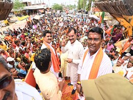 Lok Sabha Elections: पन्ना में राजघराने की इस महिला ने ली BJP की सदस्यता, कई मुस्लिमों ने भी थामा पार्टी का हाथ Lok Sabha Elections: पन्ना में राजघराने की इस महिला ने ली BJP की सदस्यता, कई मुस्लिमों ने भी थामा पार्टी का हाथ