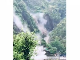 Video: Srinagar-Jammu Highway Hit By Massive Landslide After Heavy Rain Video: Srinagar-Jammu Highway Hit By Massive Landslide After Heavy Rain