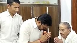 Home Voting: बुुजुर्गों और दिव्यांग मतदाताओं में होमवोटिंग को लेकर जबर्दस्त उत्साह, लगातार घर पहुंच रहे मतदानकर्मी