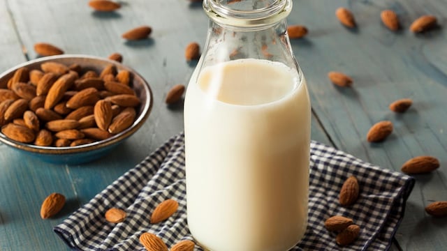 Almond milk is a good source of vitamin E, calcium and potassium