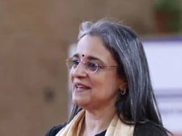 High Court Halts Fraud Case Against Ex-SEBI Chief, Grants Urgent Hearing High Court Halts Fraud Case Against Ex-SEBI Chief, Grants Urgent Hearing