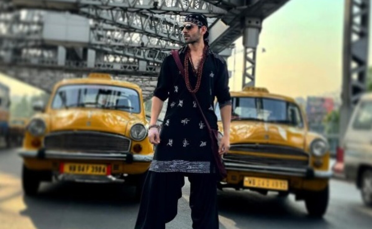 Inside Kartik Aaryan's AKA Rooh Baba's <i>Bhool Bhulaiyaa 3</i> Shoot In Kolkata