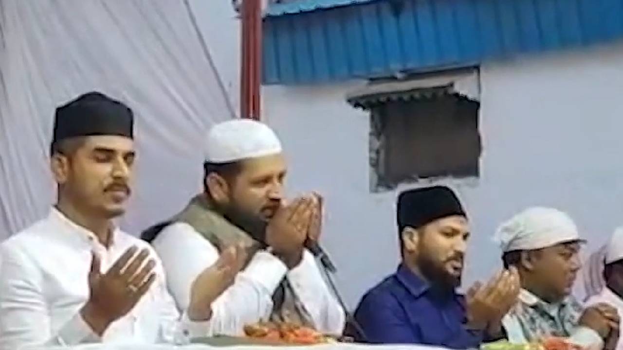 इंदौर: जेल में इफ्तार से पहले कैदियों ने मांगी दुआ, छलके आंसू!