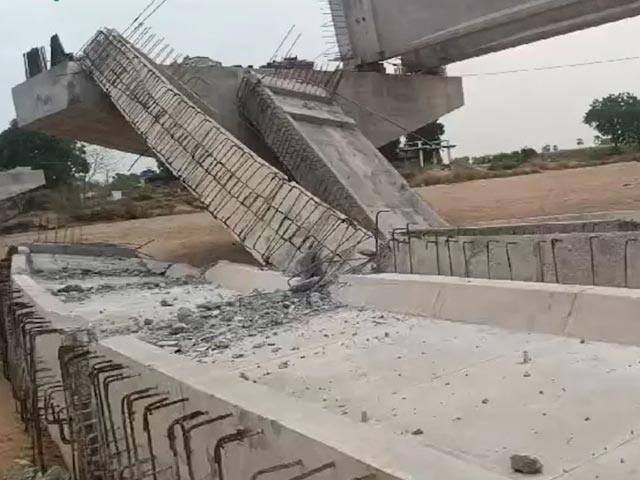 Bridge Missed 1-Year Deadline In 2017. 7 Years On, Falls In Strong Winds