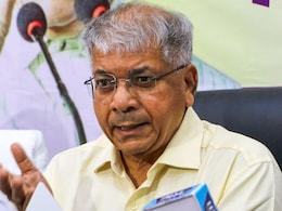 गल्लीतल्या दादाप्रमाणे मोदी वसुली करतात – प्रकाश आंबेडकरांचा घणाघात गल्लीतल्या दादाप्रमाणे मोदी वसुली करतात – प्रकाश आंबेडकरांचा घणाघात