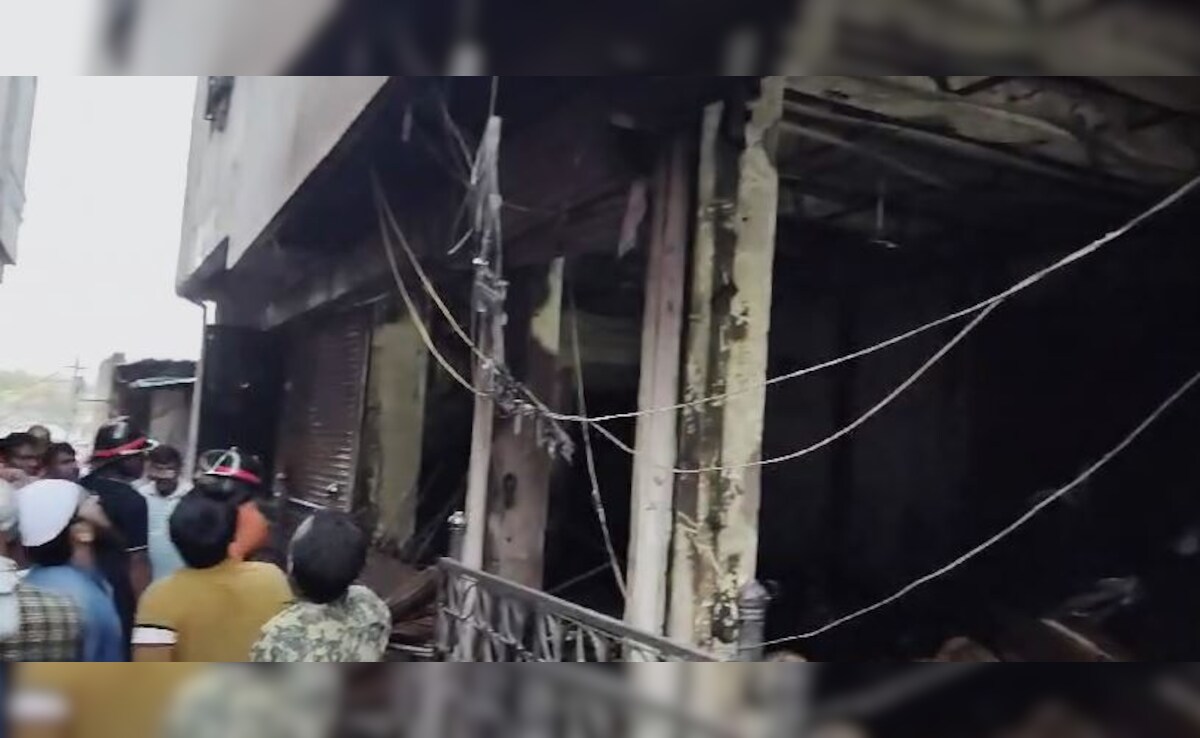 महाराष्ट्र के औरंगाबाद में कपड़ों की दुकान में लगी आग, 2 बच्चों और 3 महिलाओं समेत 7 की मौत