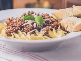 Viral Now: Little Sister's "Urgent" Pasta Doubt During Date Wins Hearts Online