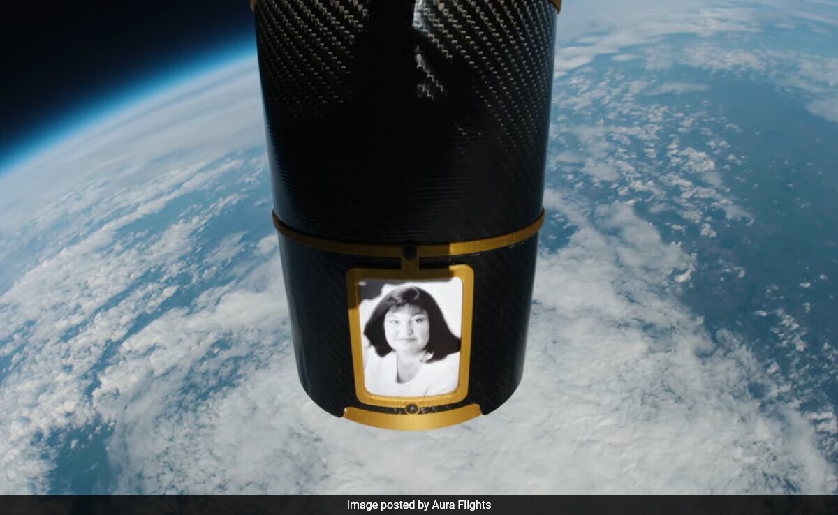 In An Emotional Tribute, US Woman's Ashes Flown And Scattered In Space - Vimarsana News