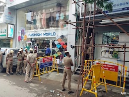 कर्ज का बोझ या कुछ और... चेन्नई में डॉक्टर ने पत्नी और दो बेटों संग की 'आत्महत्या' कर्ज का बोझ या कुछ और... चेन्नई में डॉक्टर ने पत्नी और दो बेटों संग की 'आत्महत्या'