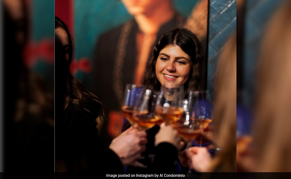 This Restaurant In Italy Gives A Free Bottle Of Wine On One Condition - Vimarsana News