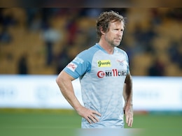 "मैं भी मानता हूं..' जोंटी रोड्स का चौंकाने वाला ऐलान, इस खिलाड़ी को बताया विश्व क्रिकेट का सबसे बेहतरीन फील्डर "मैं भी मानता हूं..' जोंटी रोड्स का चौंकाने वाला ऐलान, इस खिलाड़ी को बताया विश्व क्रिकेट का सबसे बेहतरीन फील्डर