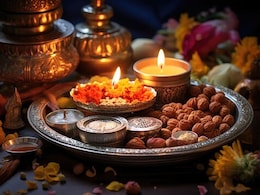 पूजा करते समय इन गलतियां का रखें खास ध्यान, पंडित जी से जानिए नियम पूजा करते समय इन गलतियां का रखें खास ध्यान, पंडित जी से जानिए नियम