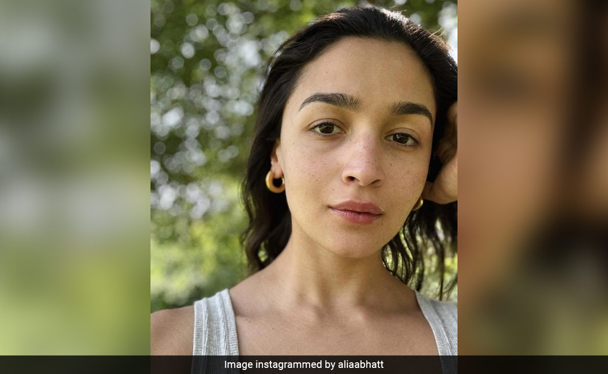 Alia Bhatt On Her Mental Health While Balancing Multiple Roles: "I Go To Therapy Every Week"