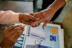 चूरू: फर्जी मतदान को लेकर 2 पक्षों में मारपीट चूरू: फर्जी मतदान को लेकर 2 पक्षों में मारपीट