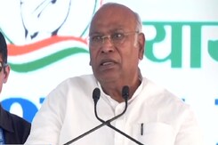 Lok Sabha Election 2024: बीजेपी पर मल्लिकार्जुन खरगे ने साधा निशाना, कही ये बात Lok Sabha Election 2024: बीजेपी पर मल्लिकार्जुन खरगे ने साधा निशाना, कही ये बात
